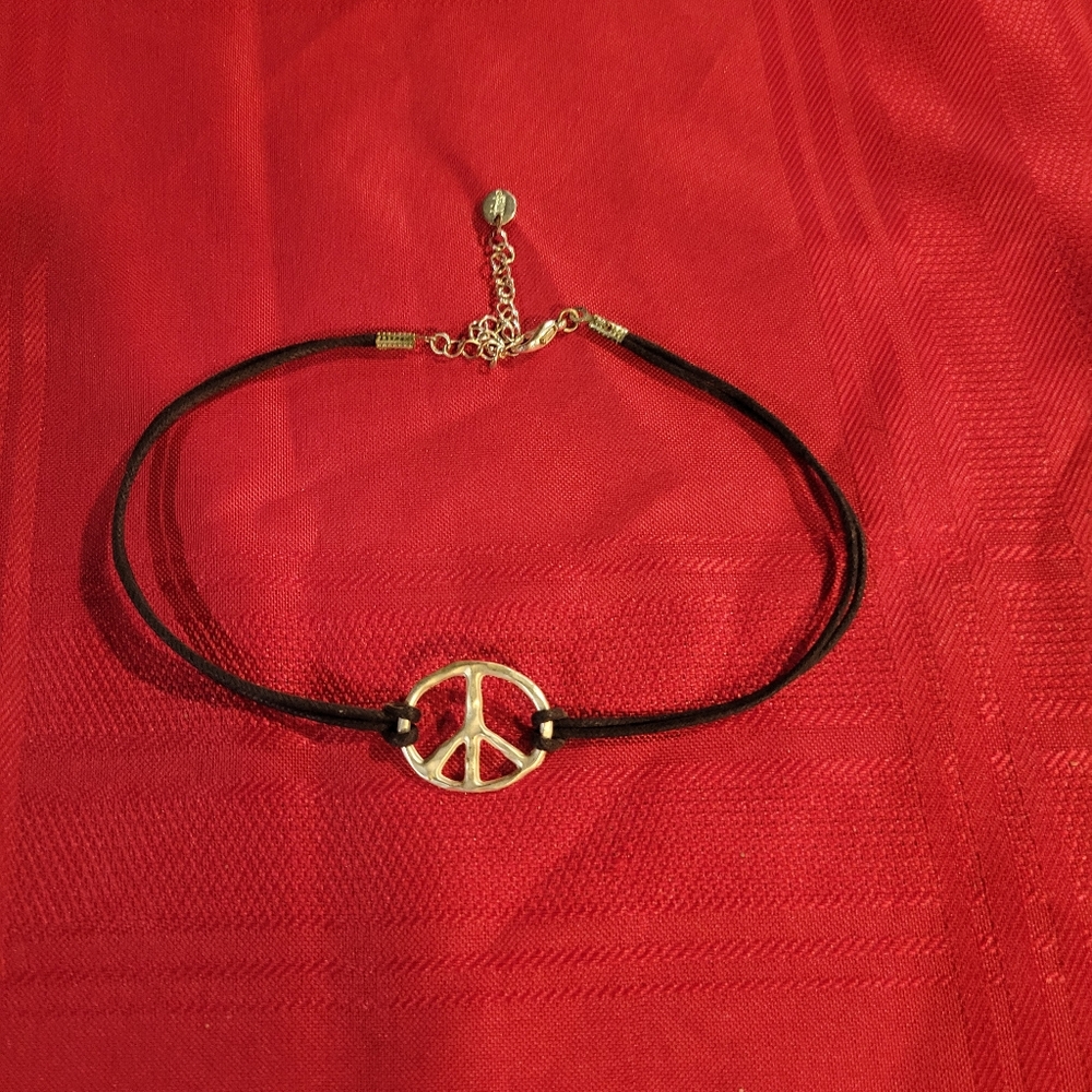 VTG Peace Sign Choker